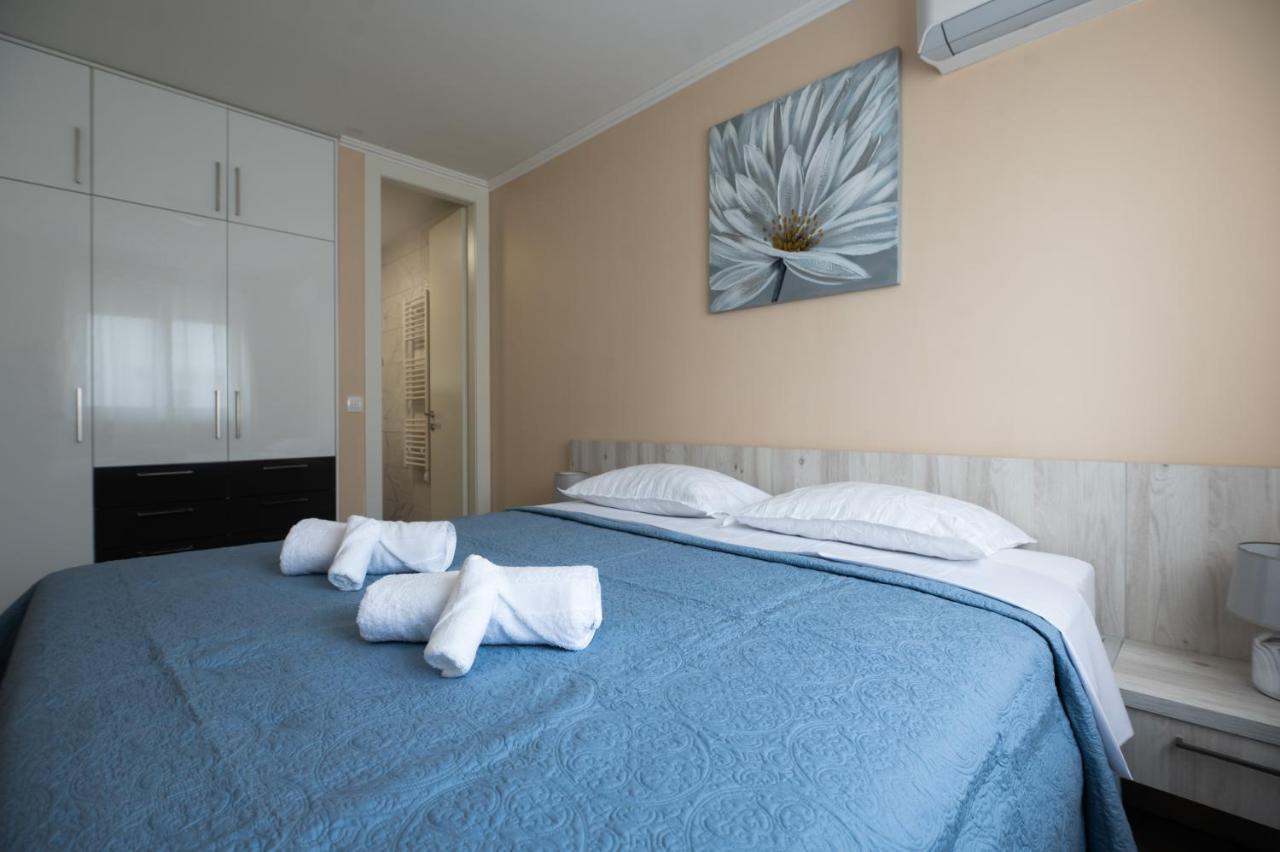 Blue Horizon Zara Apartment ภายนอก รูปภาพ